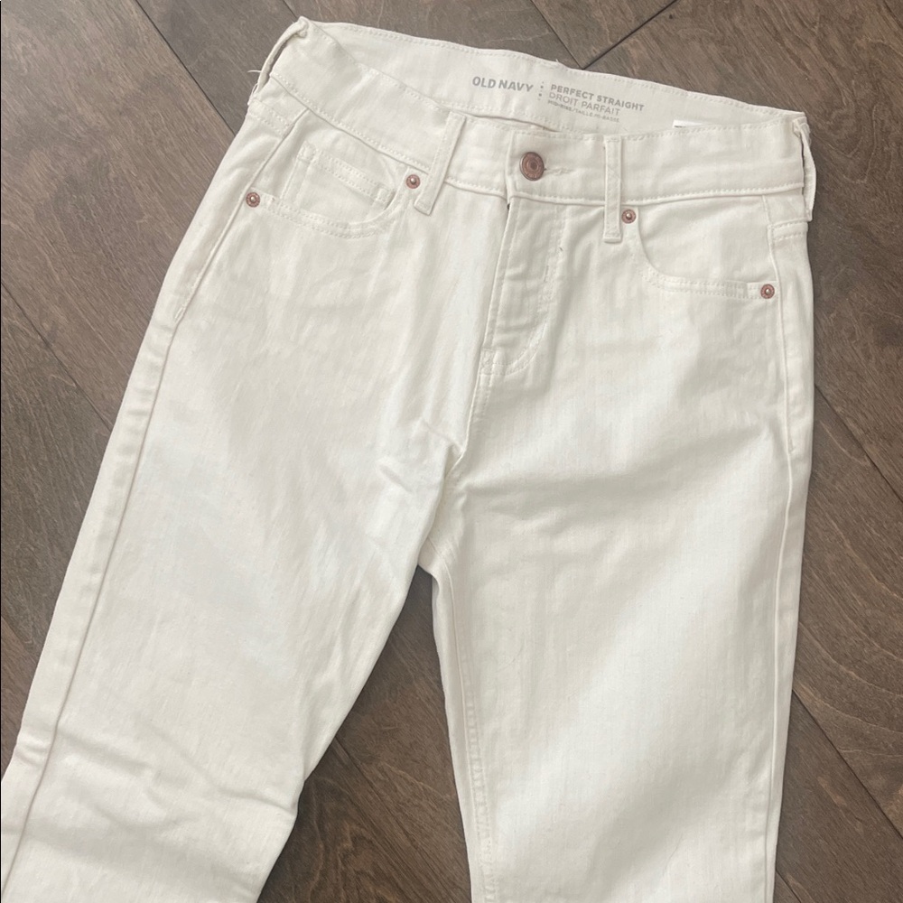 Old Navy Women's Cream Straight Leg Jeans